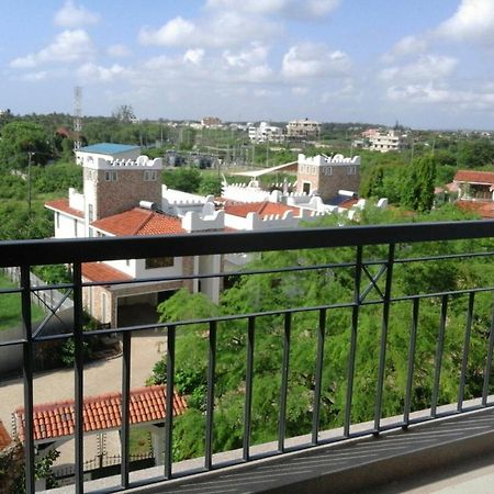 Shanzu Beach Apartment With Stunning Ocean View Mwakirunge Екстер'єр фото