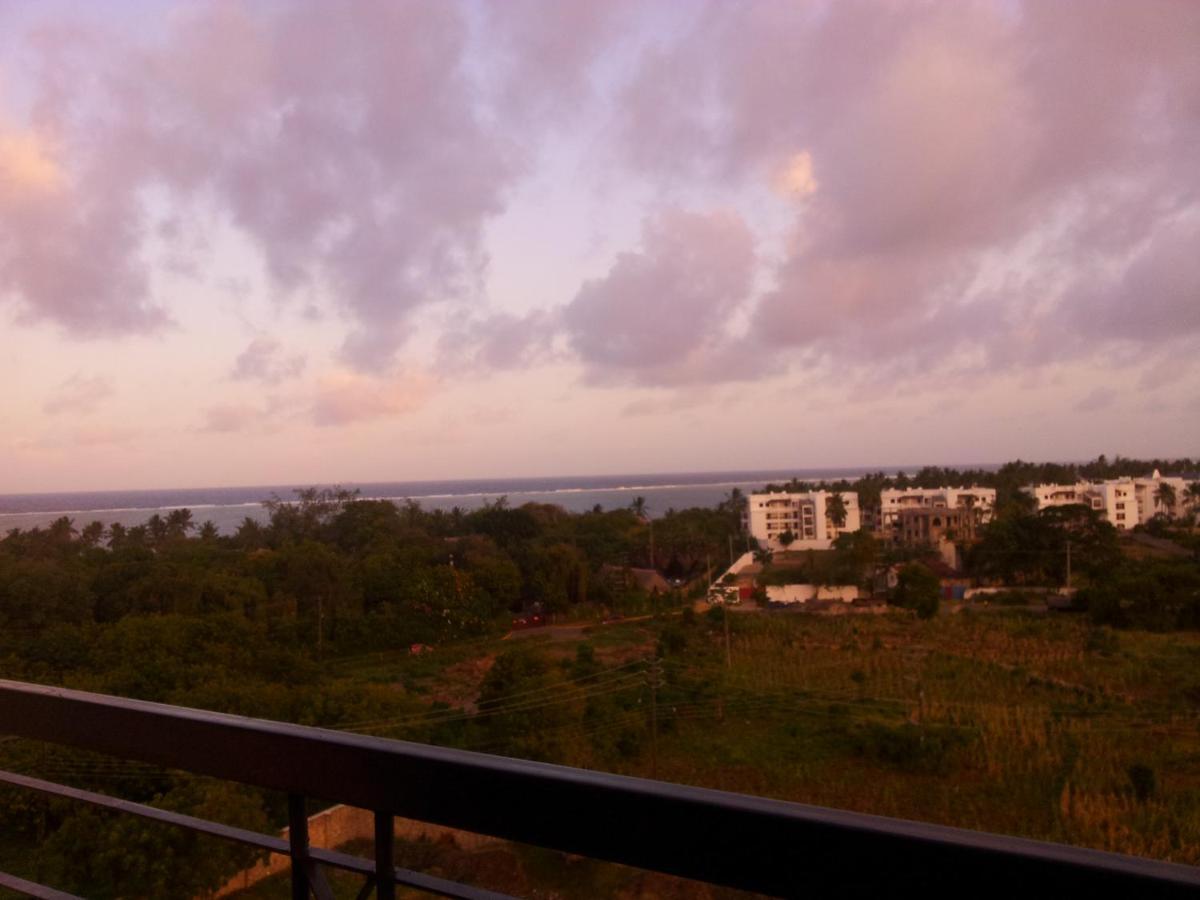 Shanzu Beach Apartment With Stunning Ocean View Mwakirunge Екстер'єр фото