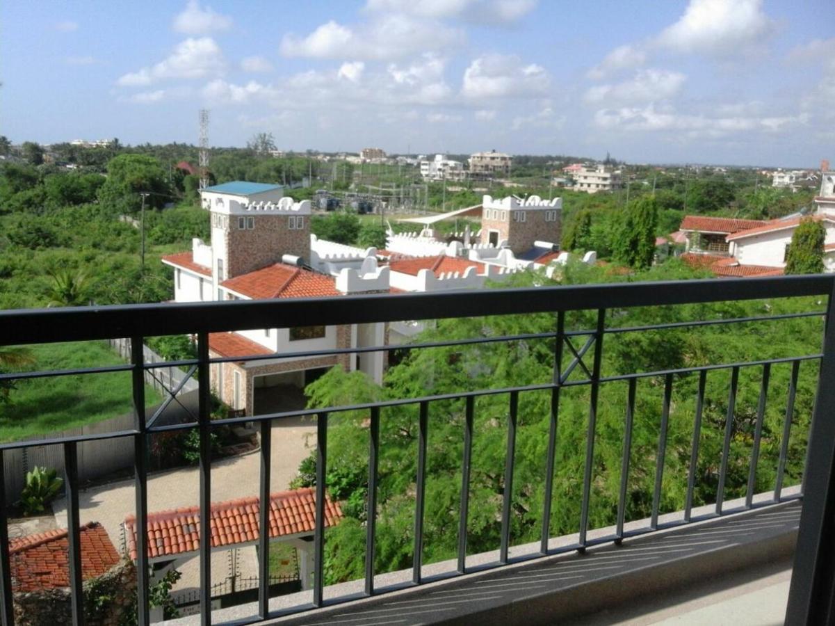 Shanzu Beach Apartment With Stunning Ocean View Mwakirunge Екстер'єр фото